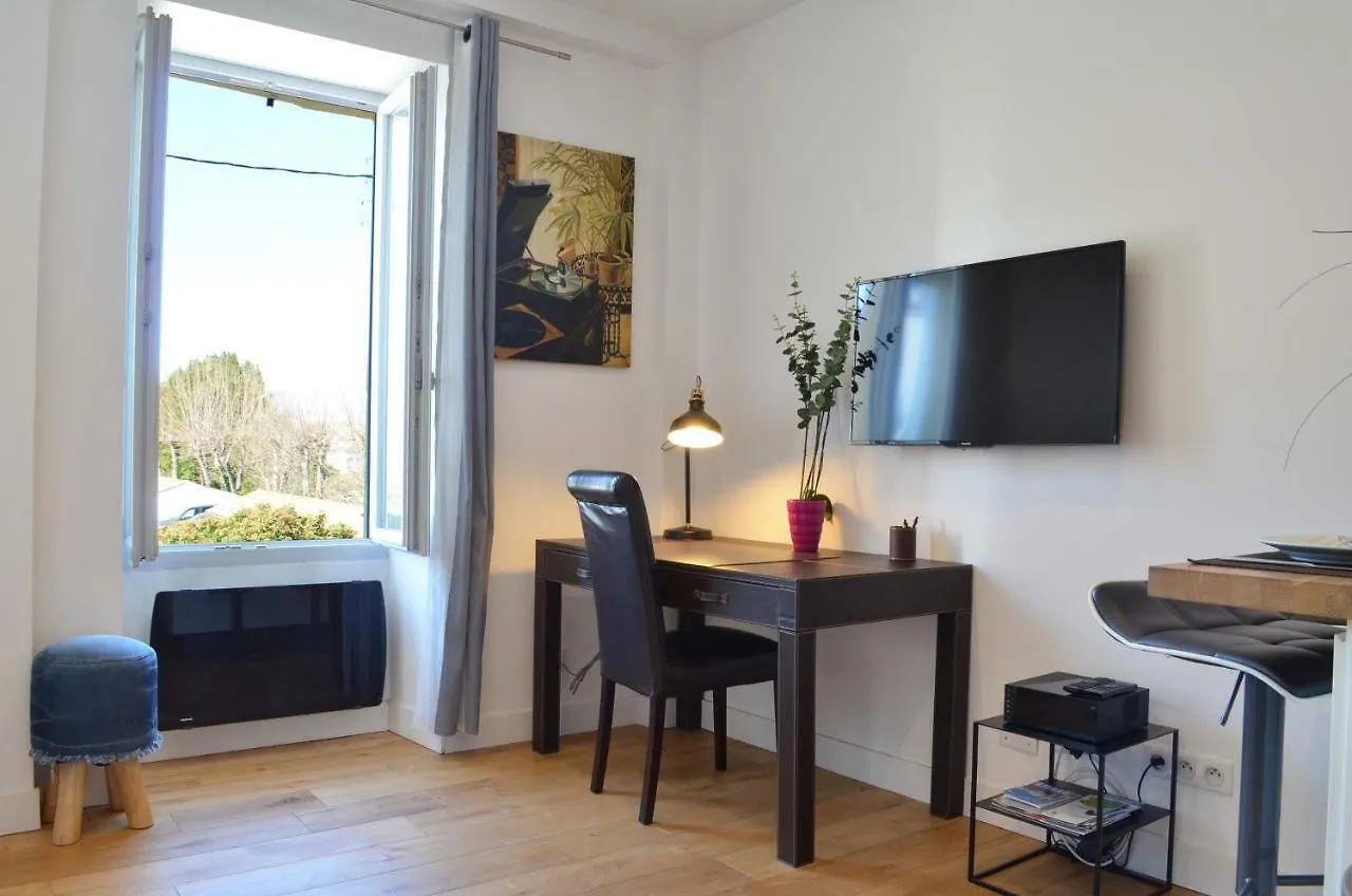 Studio Biarritz - Renove Et Moderne - Au Calme - Centre Ville - Tout A Pied 0*,  France